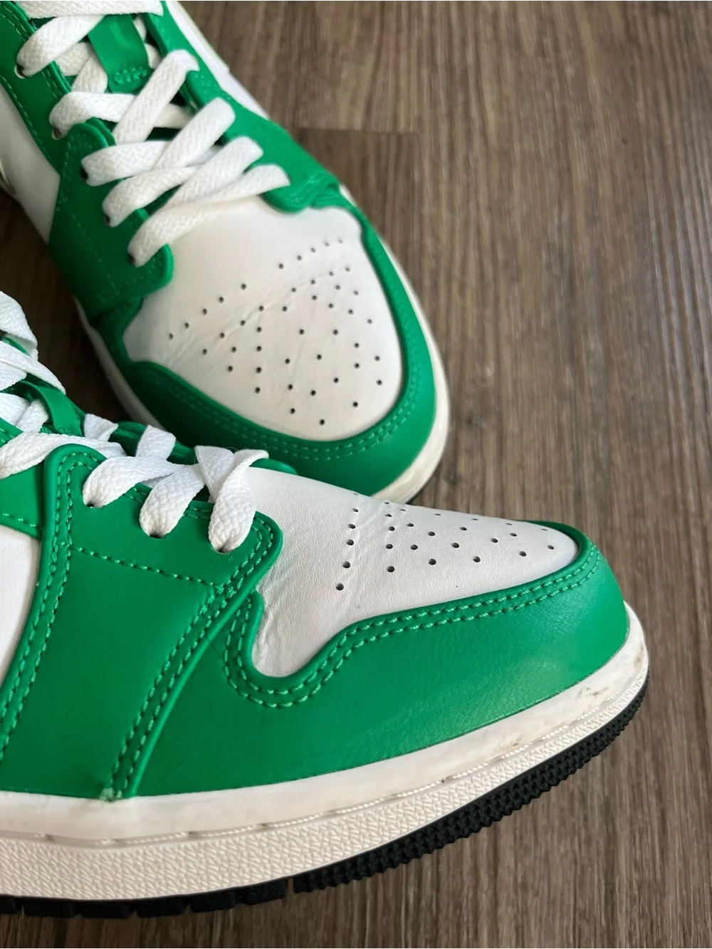 Nike Air Jordan 1 Mid Lucky Green Black White DQ8423-301 Men's 8 no box